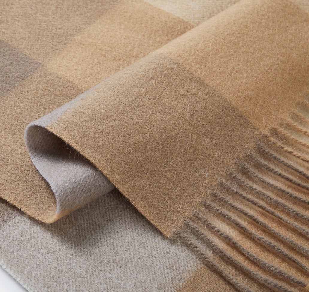 Cozyura™ Dual-Tone Pure Wool Scarf – Handcrafted Softness in Two Shades