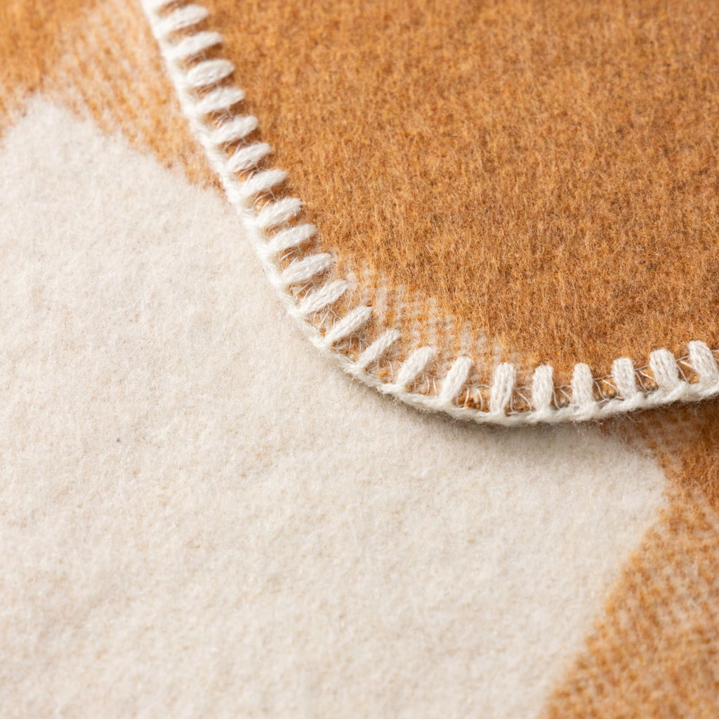 Cozyura™ Wool Blend Checked Scarf – Diagonal Plaid Design for Effortless Style