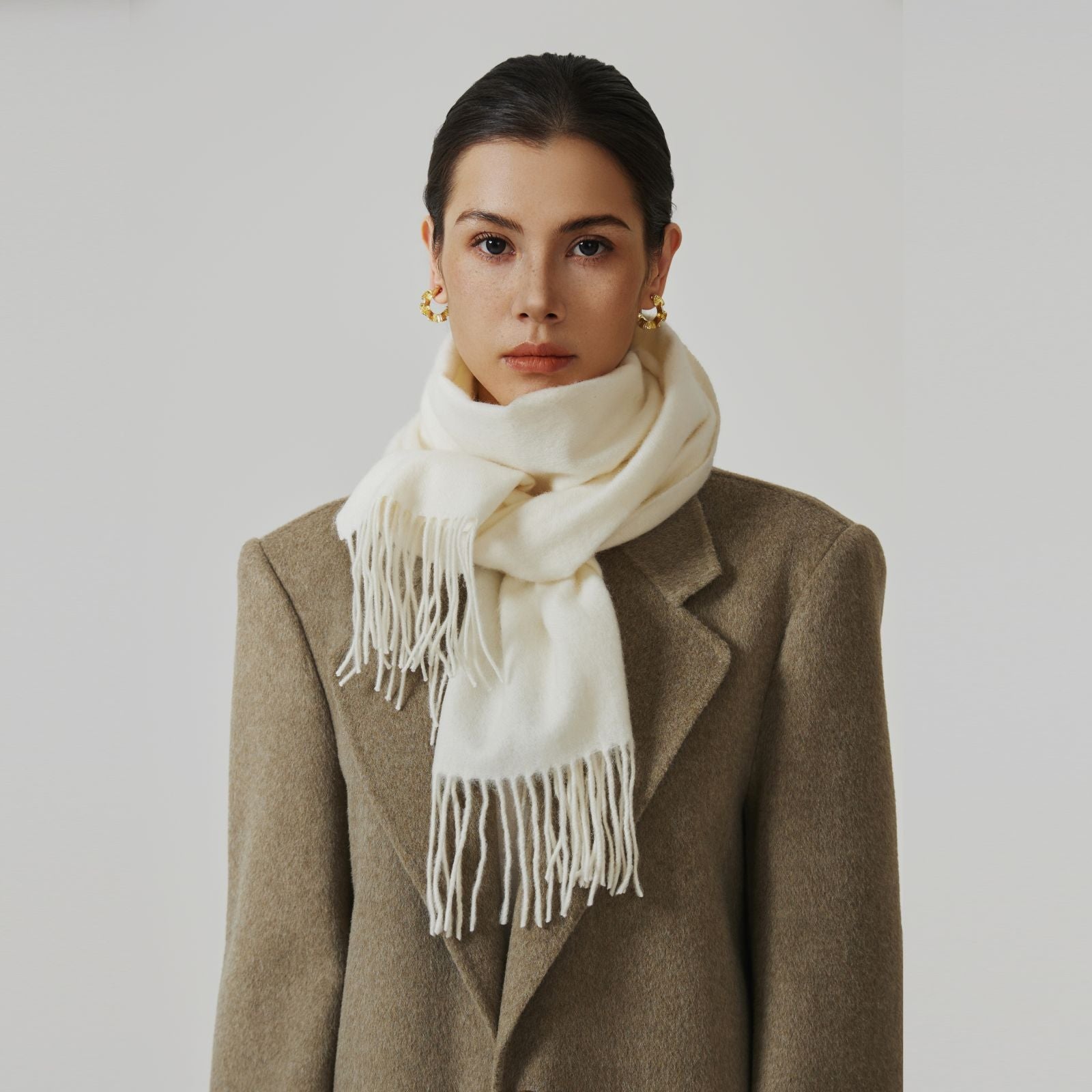 Cozyura™ Dual-Tone Pure Wool Scarf – Handcrafted Softness in Two Shades