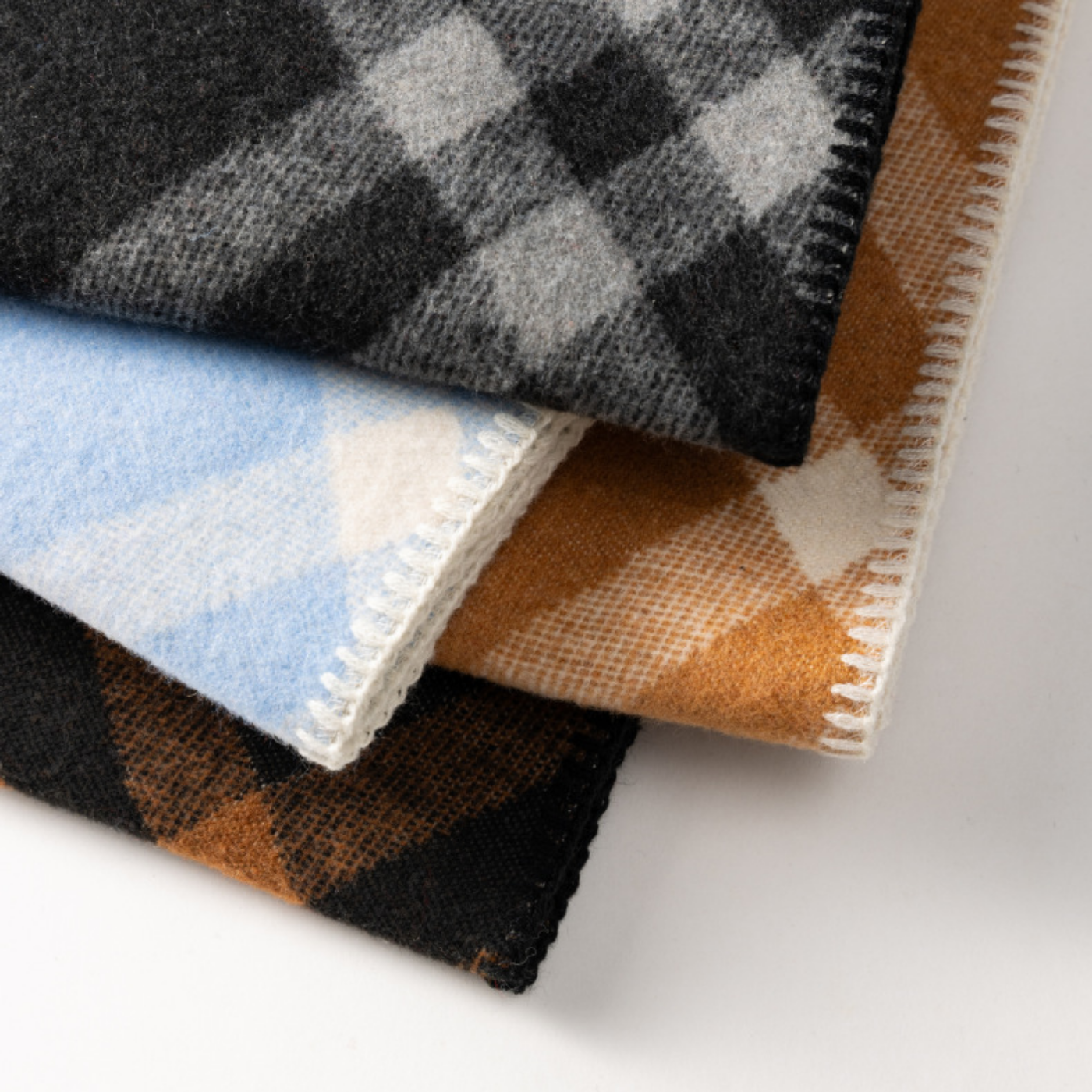 Cozyura™ Wool Blend Checked Scarf – Diagonal Plaid Design for Effortless Style