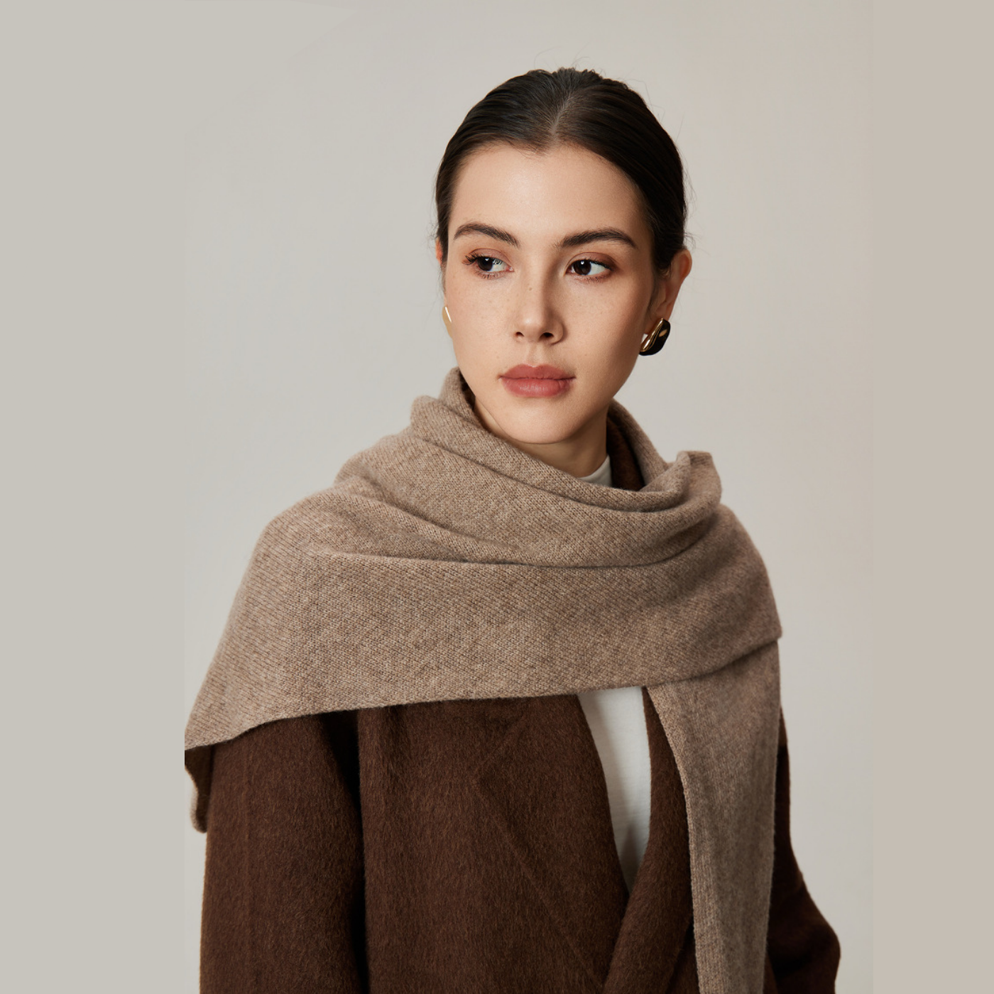 Cozyura™ Wool Blend Triangle Shawl – Thick Knit Warmth with Timeless Elegance